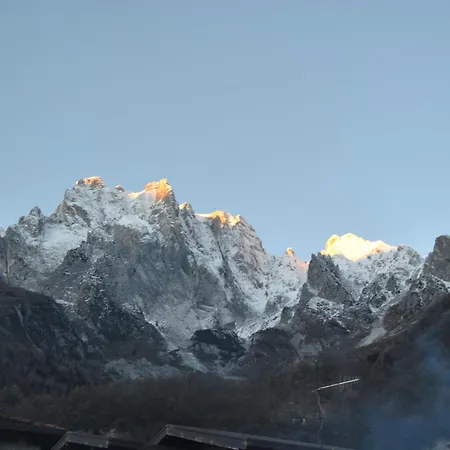 Centro Concarena بيت شباب *